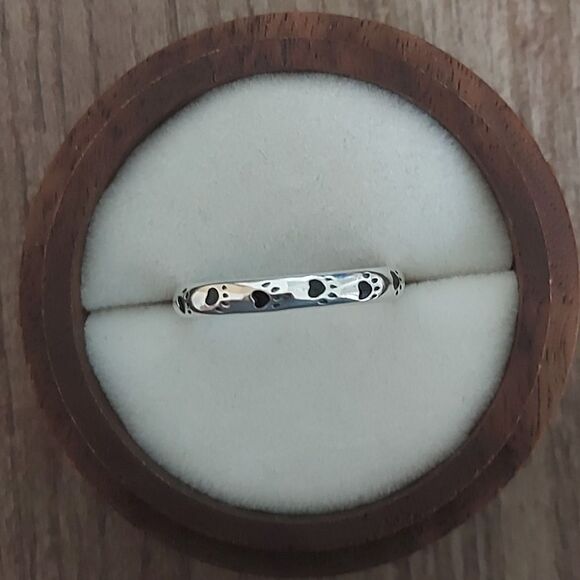 925 Sterling Silver Black Enamel Paw Ring - Picture 2 of 8